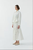 EKRU ÇİÇEK KUŞAKLI KISA GÖMLEK