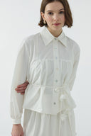 EKRU ÇİÇEK KUŞAKLI KISA GÖMLEK