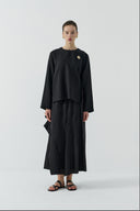 SİYAH METAL AKSESUARLI KETEN BLUZ - Clande