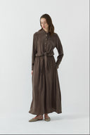 KAHVE BAĞLAMALI İPEK CUPRO ELBİSE - Clande