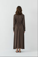 KAHVE BAĞLAMALI İPEK CUPRO ELBİSE - Clande