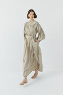 BEJ DÜĞME DETAYLI MODAL ELBİSE