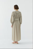 BEJ DÜĞME DETAYLI MODAL ELBİSE