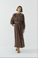 KAHVE DÜĞME DETAYLI MODAL ELBİSE