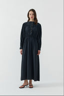 SİYAH DÜĞME DETAYLI MODAL ELBİSE