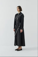 SİYAH BİYE DETAYLI YARIM FERMUARLI PAMUKLU ELBİSE - Clande