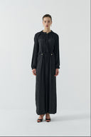 SİYAH BÜZGÜLÜ PARLAK ELBİSE