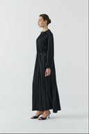 SİYAH BÜZGÜLÜ PARLAK ELBİSE