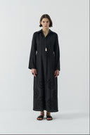 SİYAH NAKIŞ DETAYLI KETEN ELBİSE - Clande