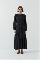 SİYAH DÜĞME DETAYLI KATMANLI KETEN ELBİSE - Clande