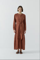 KİREMİT DÜĞME DETAYLI KATMANLI KETEN ELBİSE - Clande