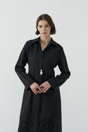 SİYAH NAKIŞ DETAYLI KETEN ELBİSE - Clande