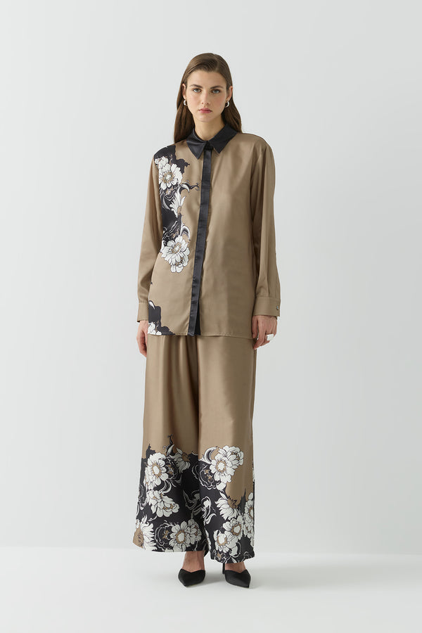 DESENLİ TAŞ DETAYLI GÖMLEK CAMEL